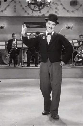Modern Times (1936) - A Charlie Chaplin Classic
