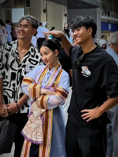 Kiểu Tóc Độc Đáo Của Hai Aem