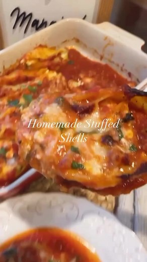 Homemade Stuffed Shells is a great recipe for the holidays and you can even make them a day in advance. I got all my ingredients for this Giunta's Meat Farms I used the Mutti Pomodoro Polpo tomatoes which are on sale this week at @giuntasmeatfarms 2 for $4 for the 28oz can. Run don’t walk there for this deal. I did a major stock up this week. Ingredients below. But all the details are in the recipe that you can find on my website www.miciamammas.comType “Homemade Stuffed Shells” in the search ba