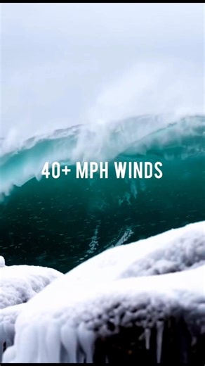 🌊❄️ THIS IS NOT THE OCEAN. THIS IS LAKE SUPERIOR. ❄️🌊 40 mph winds turned the largest freshwater lake on Earth into a violent, ice-choked machine. Emerald waves folding over themselves. Spray freezing mid-air. Snow piling up as the shoreline disappears. This lake makes its own weather. When Arctic air crashes in, it doesn’t warn — it erupts. 🥶 6 inches of snow 🌬️ 40 mph winds ❄️ -5°F incoming One step too close here can be fatal. Would you stand here long enough to film this? 👇 #LakeSuperio