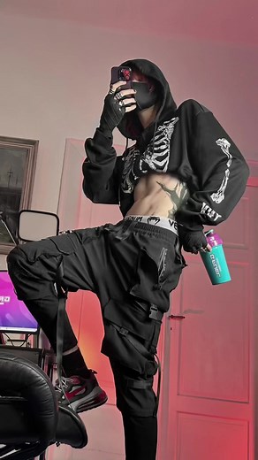 Before you ask: the side tat is Ryuks Hand ✋ #gfuel #eboy #croptop