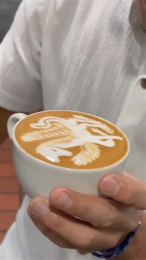 Jeisson Cordova on Instagram: "El pegasus . . . . . #latteart #unicorn #pegasus"