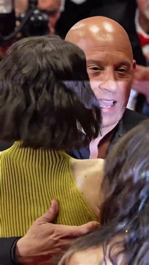 Moment de complicité sur le tapis rouge du Festival de Cannes : Vin Diesel est rejoint par Meadow,