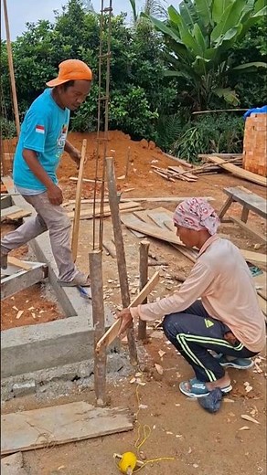 the correct way to stick a signpost. #constructionchannel #woodworking #carpentry