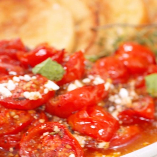 I've been making these all summer! Mediterranean-style quick roasted tomatoes. So much FLAVOR! And I show my favorite way to eat'em at the end of this vid. RECIPE: https://www.themediterraneandish.com/quick-oven-roasted-tomato-recipe-with-thyme-and-feta/ | The Mediterranean Dish