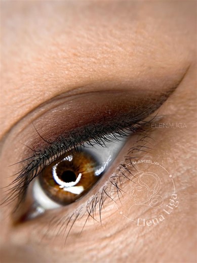 Define Your Look with Permanent Eyelid Makeup