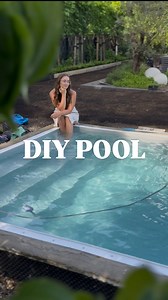 Weitere infos zum Poolbau findet ihr im Highlight „Pool“ und die Kosten teile ich in den kommenden Tagen😊 Es ist ein kompletter Bausatz und wir haben ihn von @apoolco #pool #poolbau #diypool #styroporpool #garten #gartengestaltung esgaltung | Villakarole