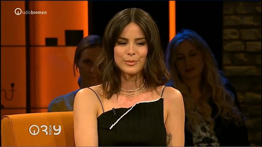 Lena Meyer-Landrut über Selbstzweifel und die Liebe zu ihrem Beruf. | 3nach9