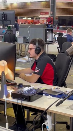 Sergio Khoueiry, concurrent d’équipe Canada WorldSkills 2024 en Dessin industriel DAO, explique l’incidence qu’a eu l’expérience de la compétition sur sa carrière en tant que travailleur spécialisé : « Elle a fait de moi une personne beaucoup plus habile dans mon domaine et m’a donné plus de force mentale. » Sergio Khoueiry, WorldSkills Team Canada 2024 Competitor, Mechanical Engineering CAD explains how the competition experience impacted his career as a skilled worker: “It made me a much more 