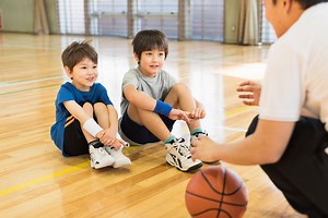 スポーツのコーチングの基本とは？教えるコーチ・教えないコーチ [コーチング] All About