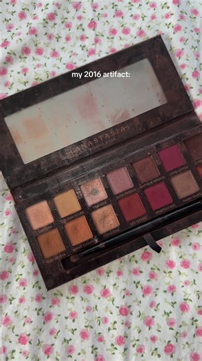 My 2016 artifact: the Anastasia Modern Renaissance palette #nostalgia #aesthetic #modernrenaissance #anastasiabeverlyhills #makeup