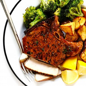 BAKED PORK CHOPS: Check out the full blog post for all of my best tips and tricks for how to make flavorful, juicy, perfectly baked pork chops! RECIPE: https://www.gimmesomeoven.com/baked-pork-chops/ | Gimme Some Oven