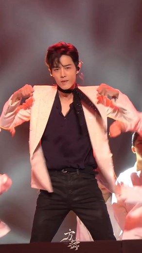 Mesmerizing Dance Performance by Xiao Zhan | Beautiful Boy Dancing