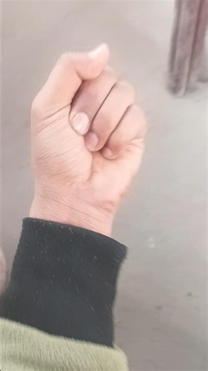 alien have 4 finger #funny #viralvideo