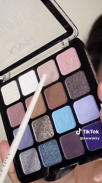 Blue Glam Makeup Tutorial for Stunning Looks