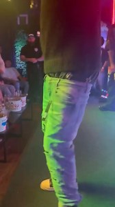 El choco disfrutando su último concierto antes de internarse. | Cubanos EnelmundoTv