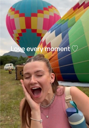 Live for every moment 🌎 We are so grateful for everything and everyone that has helped us to travel and explore the world. #travel #fyp #love #happiness #backpacking