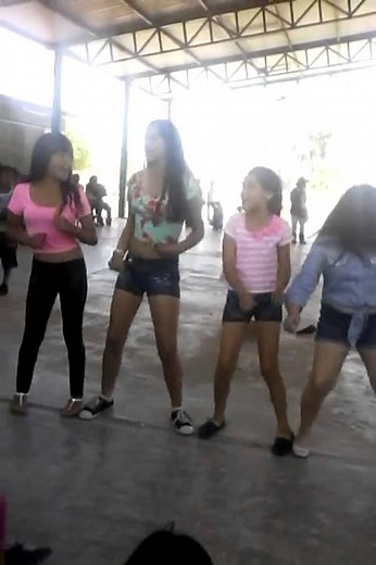 Perreo en la escuela