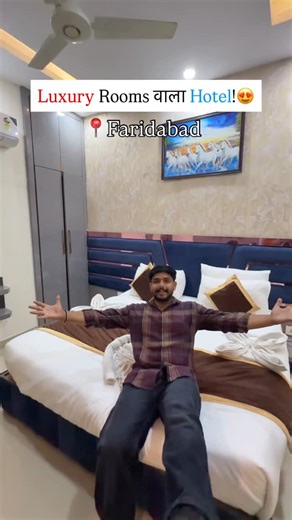 M🍔han Arora on Instagram: "Luxury Rooms वाला Hotel!😍 . 📍📞9891704343, 8929798291 Hotel Address:- Shree Jee Hotel Whirlpool Chowk Faridabad . Follow Krlo❤️- @mohanaroravlogs1"