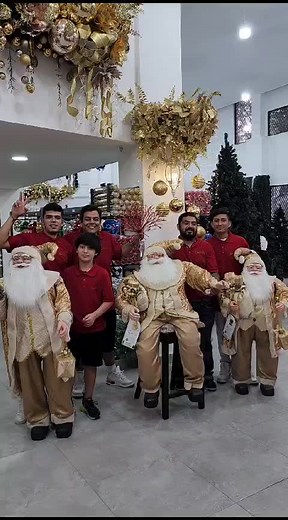 Super listos para atenderte y asesorarte en esta temporada 2023 (el niño no trabaja, solo es el hijo del administrador) #fexton #fextonmx #navidad #temporada de navidad #decoracion #adornos navideños #esferas navidad #listones navideños #navidad 2023 #tendencias navidad 2023 #santa #flores de navidad #navidadmexico #adornos #feliznavidad #arbolesdenavidad🌲