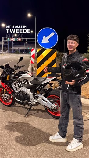 Yusuf Azim on Instagram: "APRİLLA DİYORUM 😍"