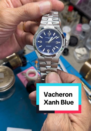 Thay ron chống nước, bảo dưỡng máy chiếc đồng Va.cheron thuộc dòng Over.seas màu xanh Blue. #trungdonghosaigon #dongho #donghochetac #vacheronconstantin