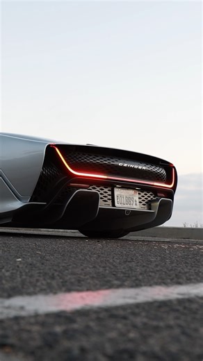 Is this the future of car manufacturing? On the latest episode of Capturing Car Culture, @larry_chen_photo gets a look behind the scenes at the Czinger factory in California. If you aren't familiar, Czinger is a young hypercar manufacturer that is doing everything differently. From AI-powered generative design, to 3D-printed construction, to their in-house developed 2.8L, 11,000 RPM V8 engine, Lukas Czinger and his team believe they have cracked the code on the future of automotive engineering. 