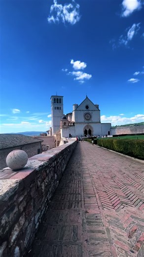 Papal Basilica of Saint Francis and the Sacred Convent ⛪️🙏❤️ Bsilica of ST. Francis of Assisi Assisi, Italy 🇮🇹