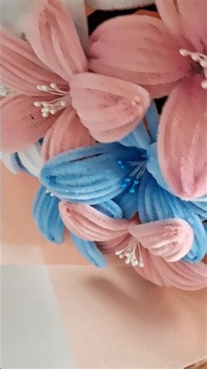 DIY tutorial pipe cleaner lily flowers #ideas #craft #diy #flowers #diycrafts #art #diyflowers