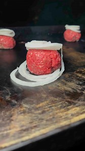 Smash Burger Sizzle!🤤🍔 #burger #burgers #smashburger #sizzle | Foody Fetish