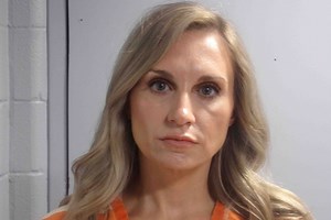 Former Mayor Accused of Having Sex with Son's Friend, DoorDash Driver Testifies About Plan B Delivery | Oxygen