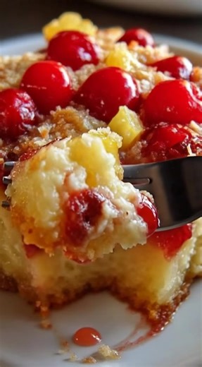 🍒🍍 Gooey Amish Cherry Pineapple Dump Cake – 4-Ingredient Mess-Free Magic ✨ Sweet-tart cherries and juicy pineapple under a buttery golden cake crumble — this Amish-style dump cake is pure cozy comfort that bakes itself! 🧈 Zero mixing, maximum gooey perfection for potlucks or lazy Sundays. 😍 💛 Ingredients You’ll Need: Fruit Base: 1 can (21 oz) cherry pie filling Full Recipe in Coʍmеոτ 👇 #CherryPineappleDumpCake #AmishDumpCake #4IngredientDessert #GooeyCakeMagic | Toothsome Recipes
