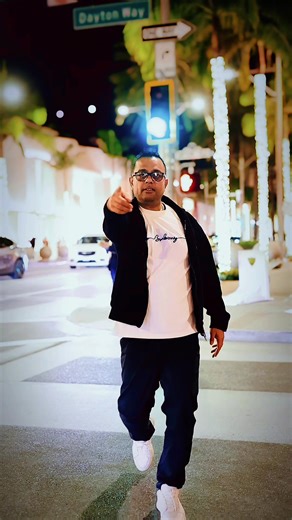 Beverly Hill Boy Live with BOSS AGENCY