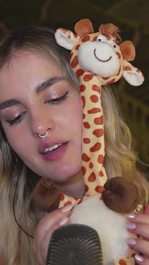 74K views · 1.7K reactions | Asmr con una jirafa? 漣懶 #asmr #aleasmr #asmrvideo | Ale ASMR | Facebook