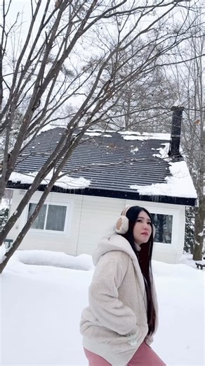 Via Vallen | YOLO ✨ | Instagram