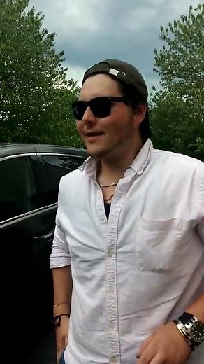 Tutorial: How to light a cigarette