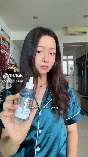 Wellage Malaysia on Instagram: "Heat, AC, sweat, haze — all these disrupt your barrier daily. This duo gives quick barrier replenishment, quick moisture recovery, and quick comfort… without any actives that irritate. Simple, effective, no guesswork. #BarrierRepairSkincare #WellageOneDayKit #DeepHydrationBoost #MyWellage #Selfcare"