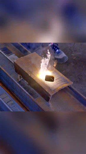 I use laser to clean severely rusted metal workpieces