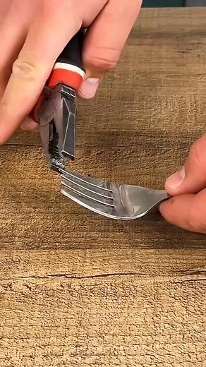 Creating wooden candle decor using a spoon can be an interesting project. #spoonhack #hack #viralpost2025シ #viral | Life hacks