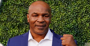 "Iron Mike" Tyson assaults drunk passenger on airplane (VIDEO) | Sports