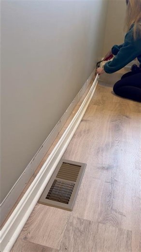 How to remove your baseboards! #DIY #HowTo #diyproject #baseboard #homeimprovement #doityourself