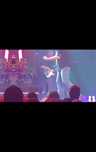 Blake Shelton - Bad to the Bone