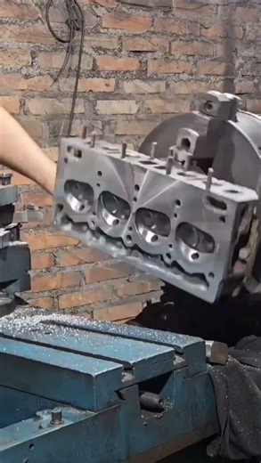 Cylinder head high temperature deformation, machining#MechanicLife#CarMechanic.# Engineering