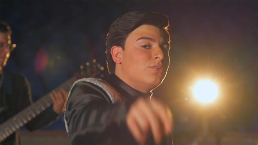 11 reactions | "Paso A Paso" por Daniel Delgadillo Agrégala a tu playlist... #DobleD | Alemán Music | Facebook