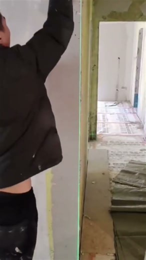 using laser line to plaster wall corner perfectly straight and plumb