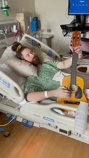 “Sober” Out now. This song is about me becoming a better person after the 5 surgeries I had because of my ulcerative colitis. I’m grateful that I’m still able to do what I love today even with big obstacles that happened to be in my way. Keep moving forward and keep doing what you love. :) ❤️🙏 🎧👇 https://distrokid.com/hyperfollow/caseyabrams/sober | Casey Abrams