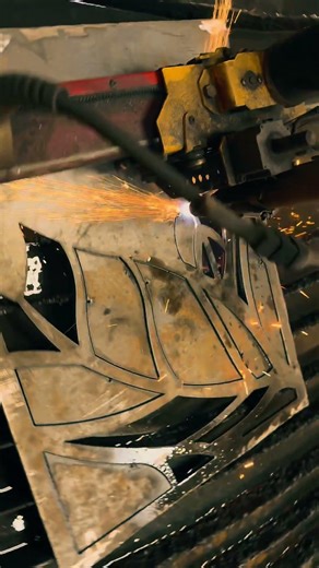 Plasma cutting some decorative panels #plasmacam #fabrication #welding #art #cncplasma #metalfab