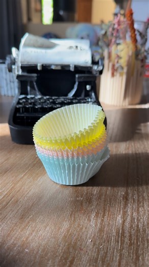 Do you remember making these at family gatherings too? 💛🥳🍾 These soft pastel cupcake-liner flowers bring back the sweetest memories — simple, nostalgic, and timeless 🌸✨ Save this DIY for your next creative day — crafts like this never go out of style 💐 #DIYflower #paperflower #cupcakeliners #diyreels #familymemories #handmadeflowers #aestheticcrafts #vintagevibes #papercraftideas #diydecor #floraldesign #homedecorideas #timelesscraft #creativeideas #pastelvibes #softaesthetic #crafts | Amy 