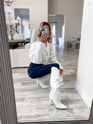 3.9K views · 35 reactions | You heard it here first... skinny jeans are officially back  Are you loving the return? Or still on the fence? We want to know your thoughts! Let the debate begin  #thatfreddyfeeling #skinnyjeans #denimdebate #freddyfaves #stylechat #trendtalk #freddyfashion | Freddy Australia & New Zealand | Facebook