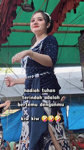 SisiIndahSeni (@sisiindahseni)’s videos with Itaneng Tenri Bolo - Happy Asmara